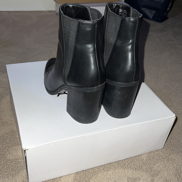 boots - Picture 3 of 5